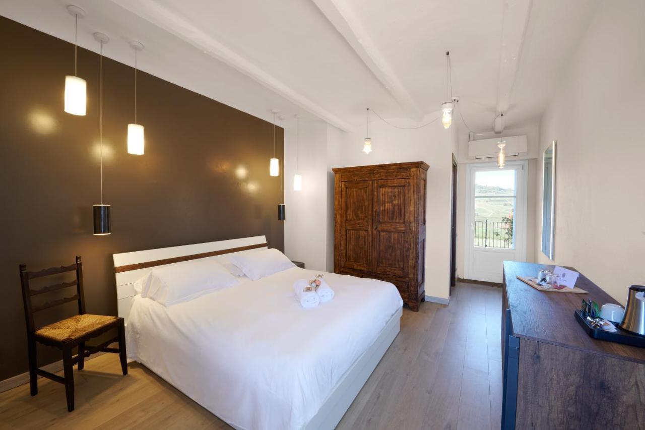 Agriturismo Cascina Sciulun Guest House มอนฟอร์เต ดิ อัลบา ภายนอก รูปภาพ